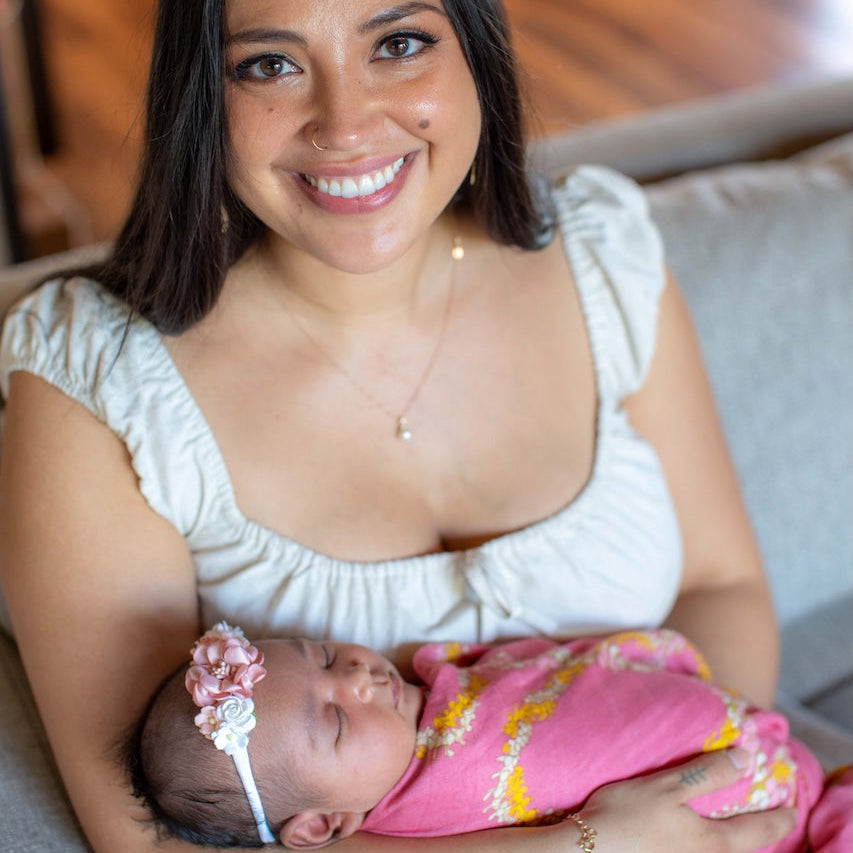 Lei Lokelani Kapa Moe - Hawaiian Bamboo Swaddle Blanket