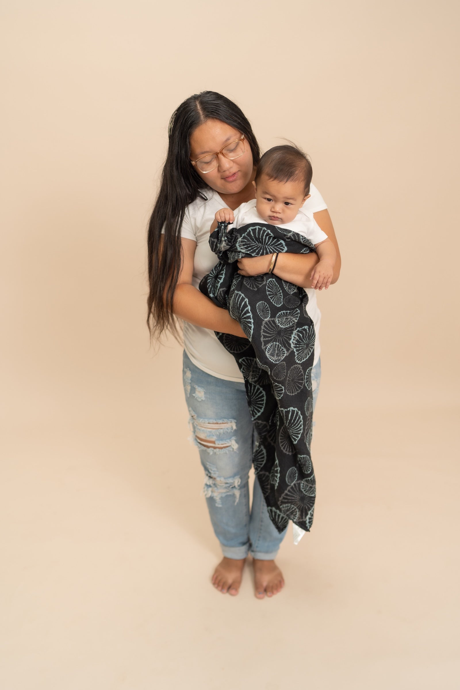 Black ʻOpihi Bamboo Muslin Kapa Moe (Swaddle Blanket)