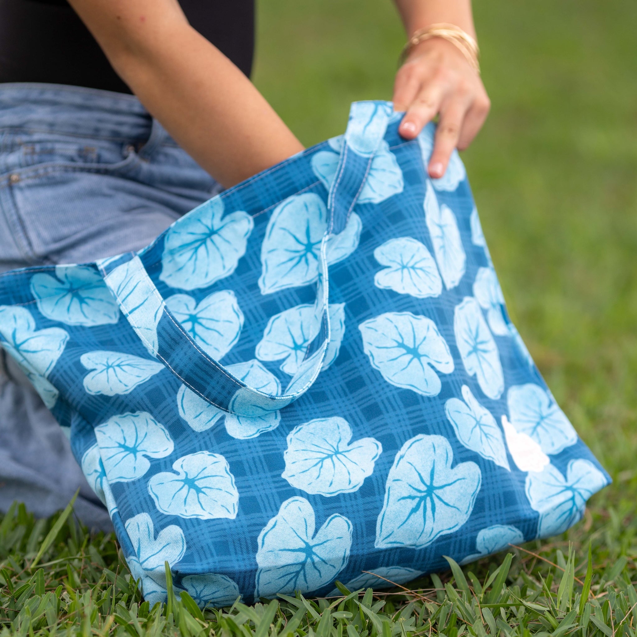 Blue Palaka Kalo Canvas Zipper Tote Bag