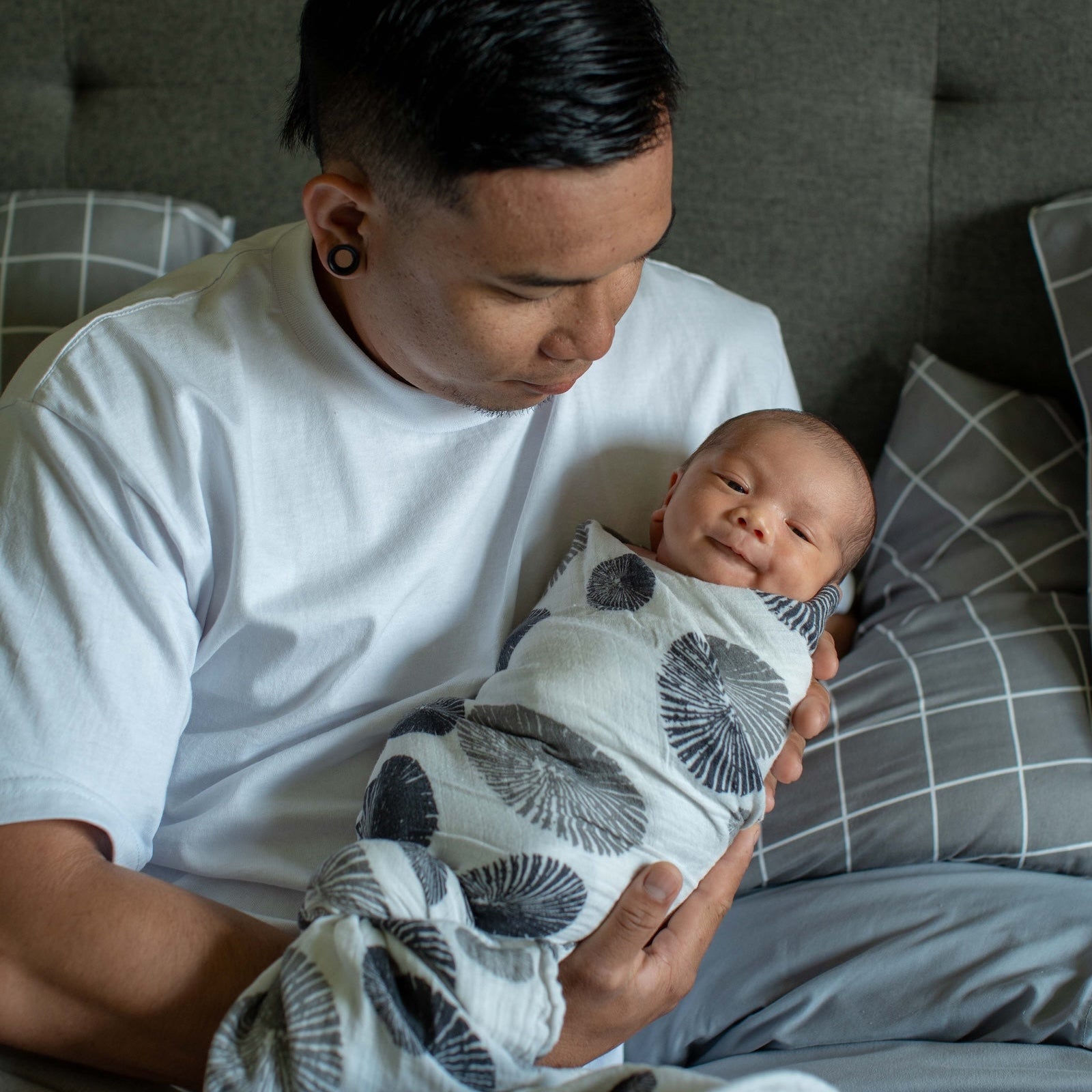 BW ʻOpihi Kapa Moe - Hawaiian Bamboo Swaddle