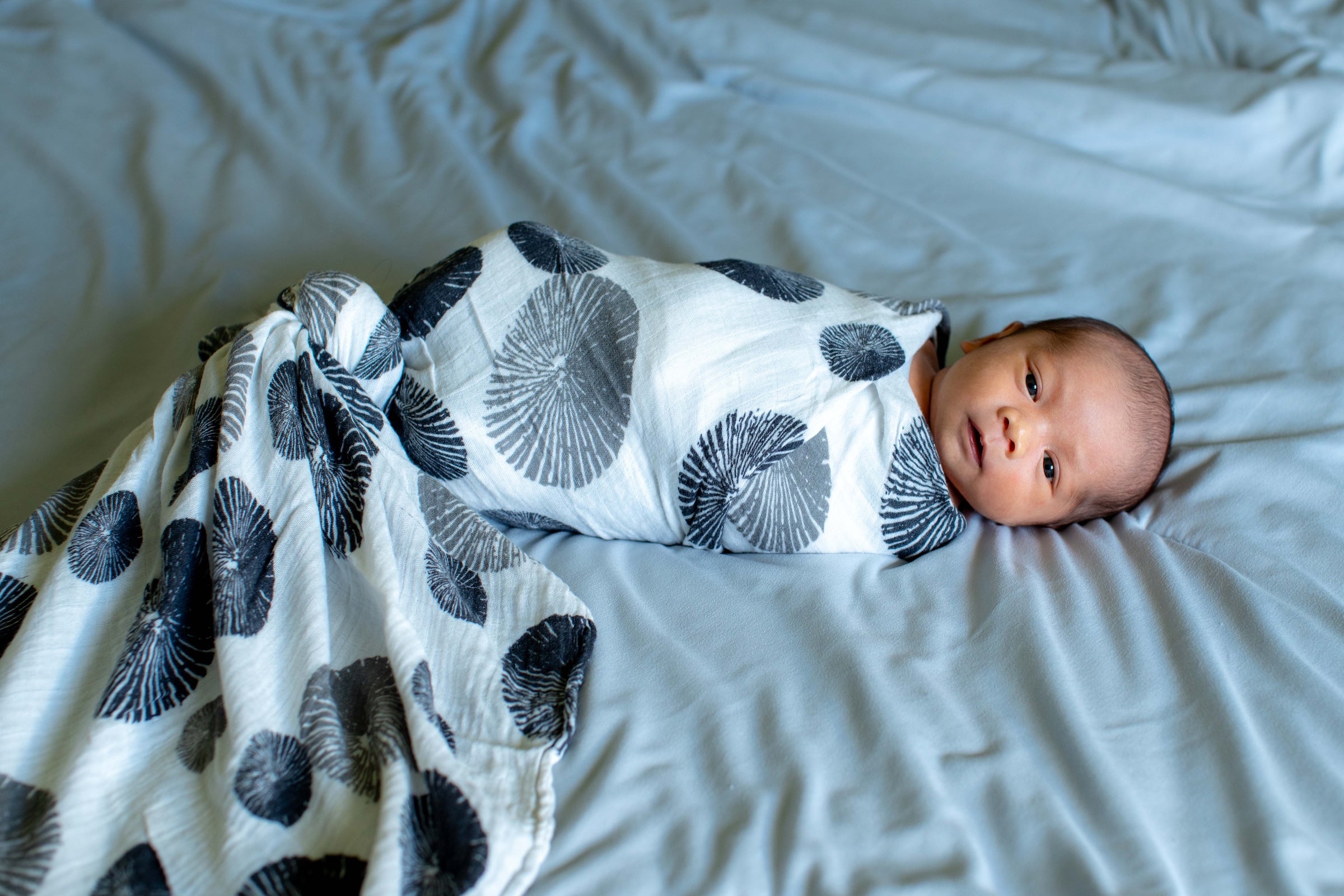 BW ʻOpihi Bamboo Muslin Kapa Moe (Swaddle Blanket)