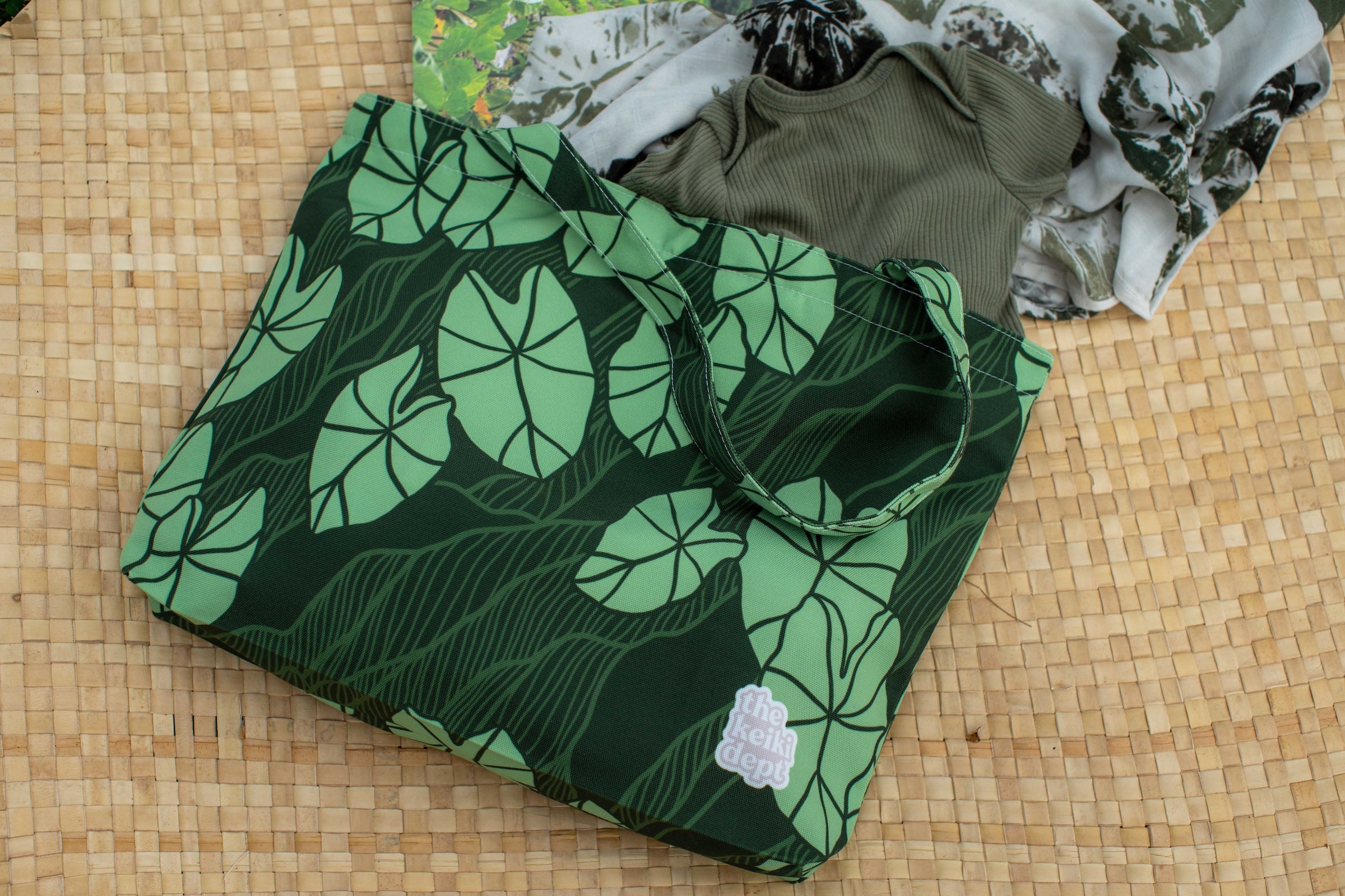 Green Mauka Kalo Canvas Zipper Tote Bag