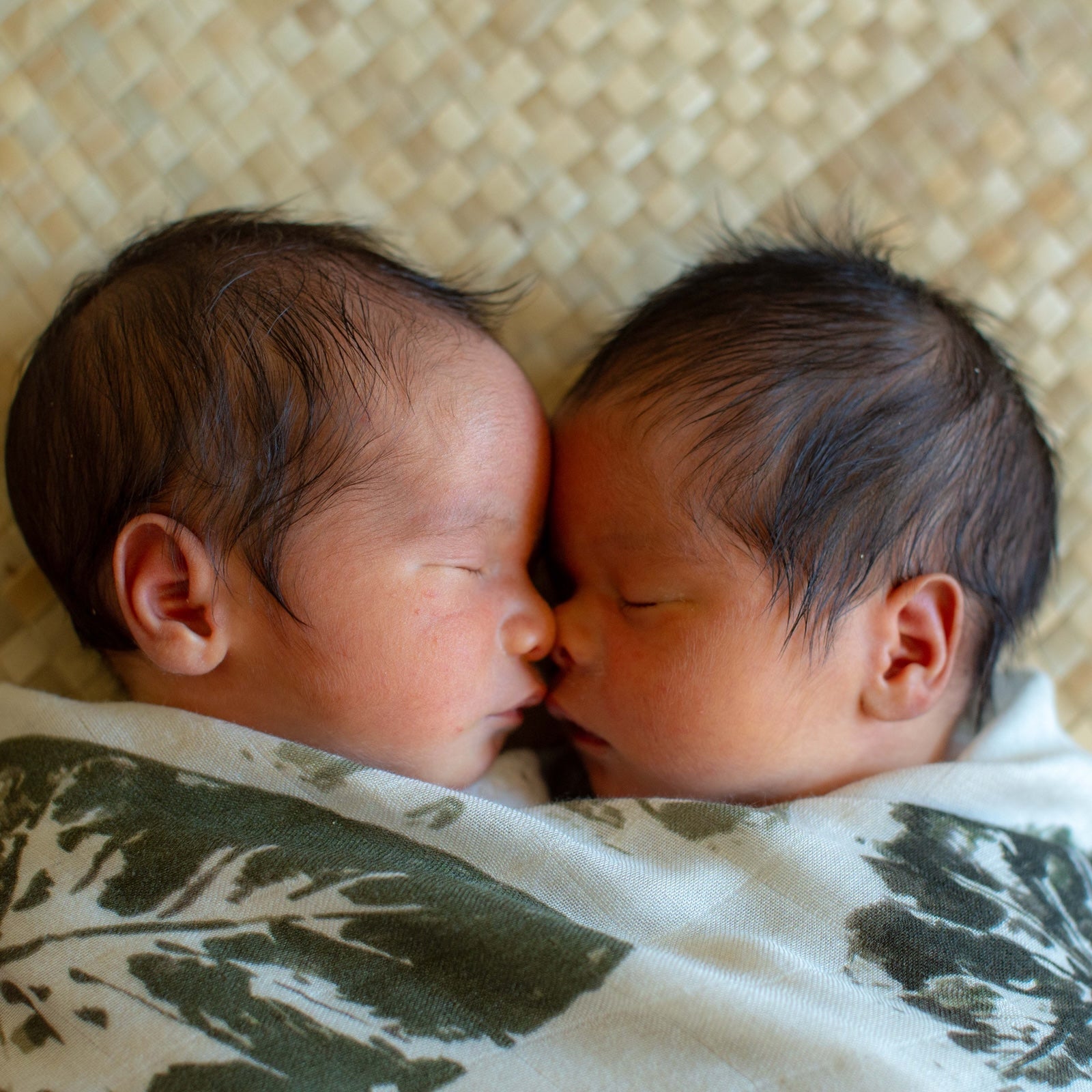 Kalo Stamp Kapa Moe - Hawaiian Bamboo Swaddle Blanket