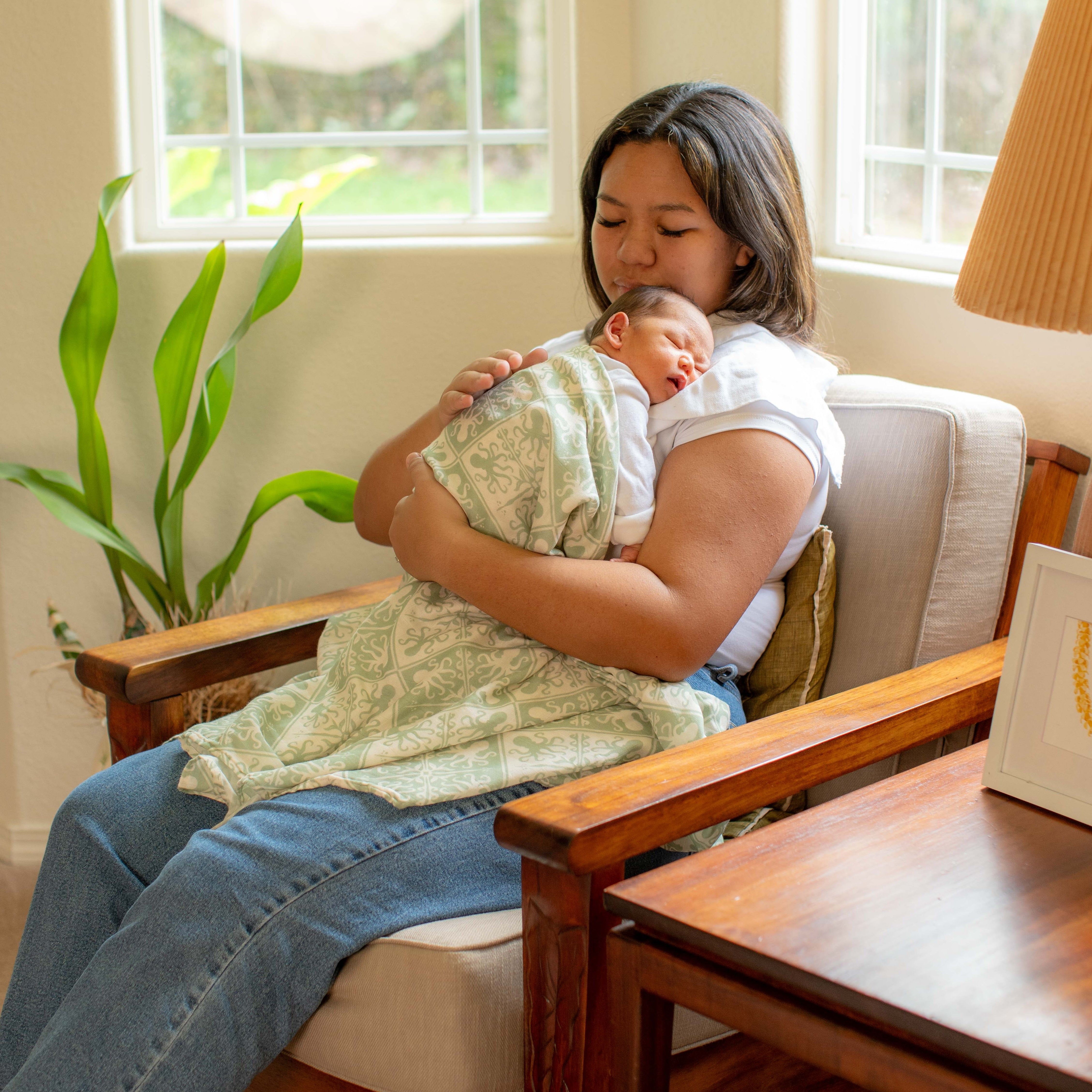 Sand Kuiki Heʻe Kapa Moe - Hawaiian Bamboo Swaddle