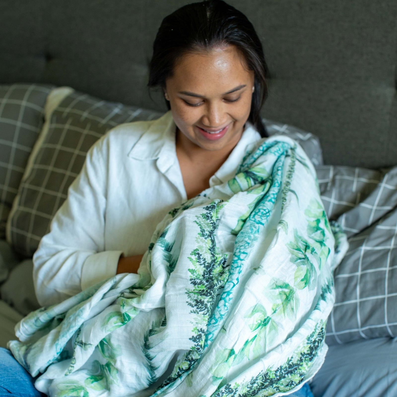 Lei ʻŌmaʻomaʻo Kapa Moe - Hawaiian Bamboo Swaddle Blanket