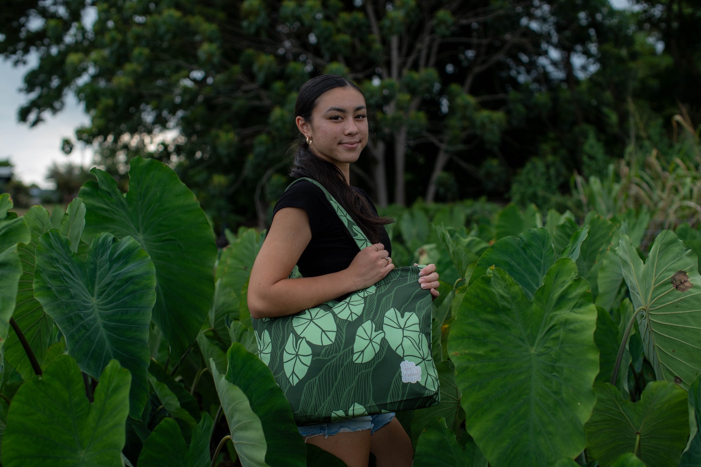Green Mauka Kalo Canvas Zipper Tote Bag
