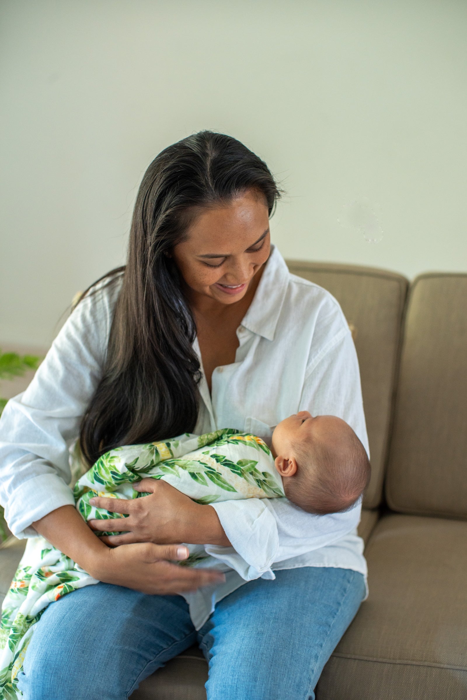 Lei Maile Kapa Moe - Hawaiian Bamboo Swaddle