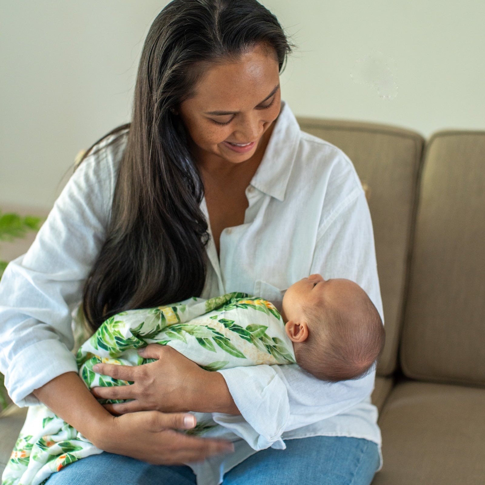 Lei Maile Kapa Moe - Hawaiian Bamboo Swaddle Blanket