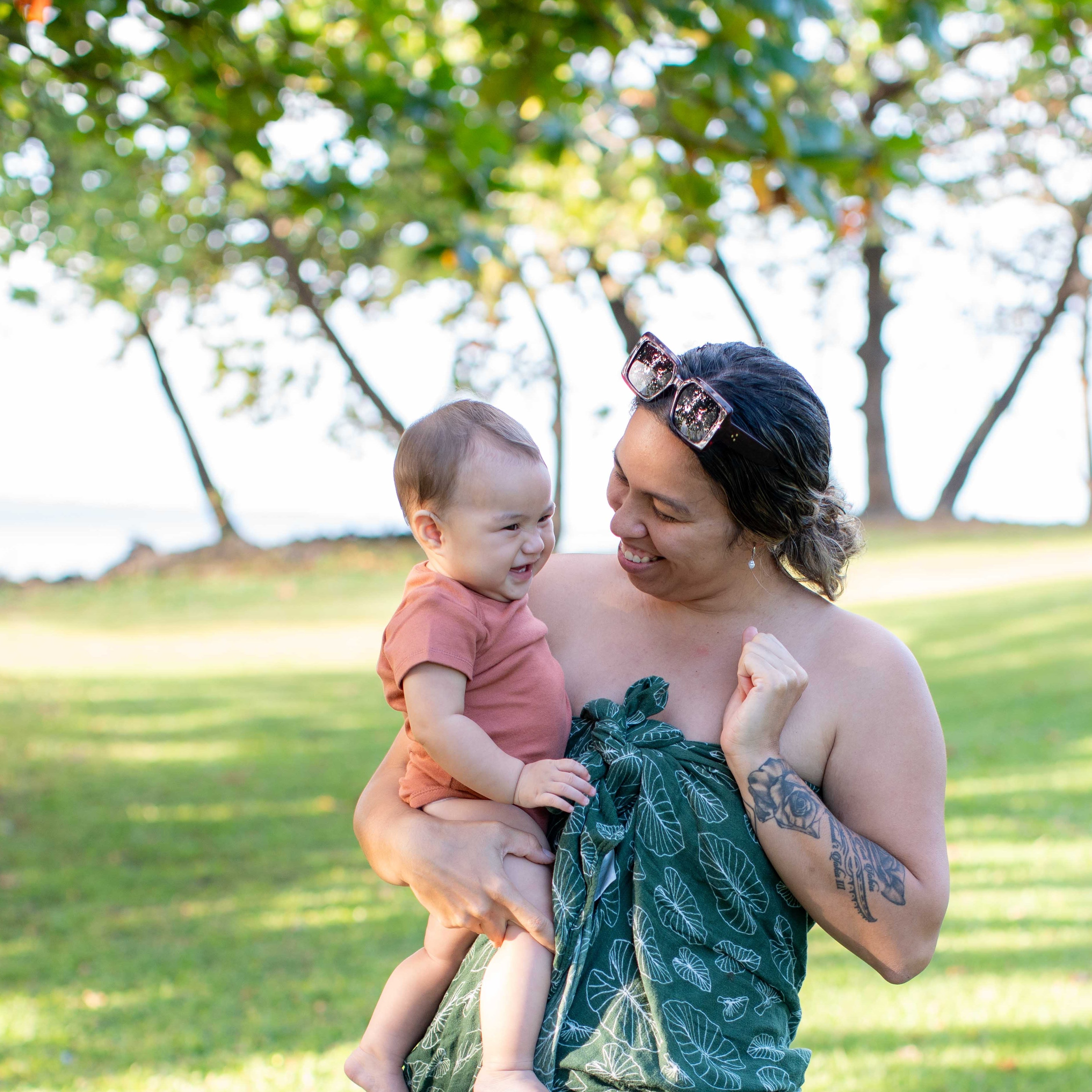 Signature Kalo Kapa Moe - Hawaiian Bamboo Swaddle