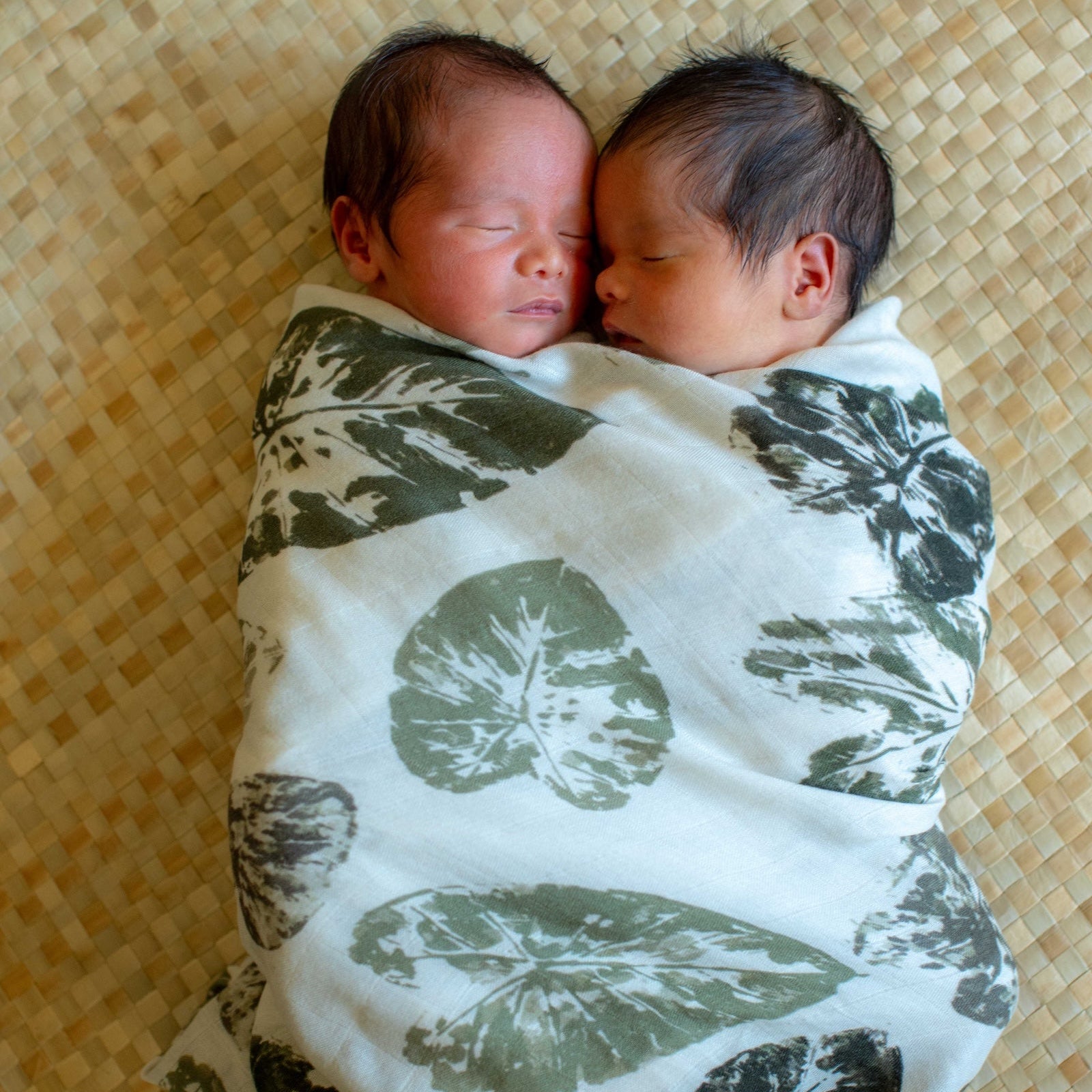Kalo Stamp Kapa Moe - Hawaiian Bamboo Swaddle Blanket