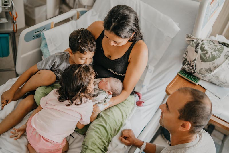 the keiki dept family photo at queens hospital