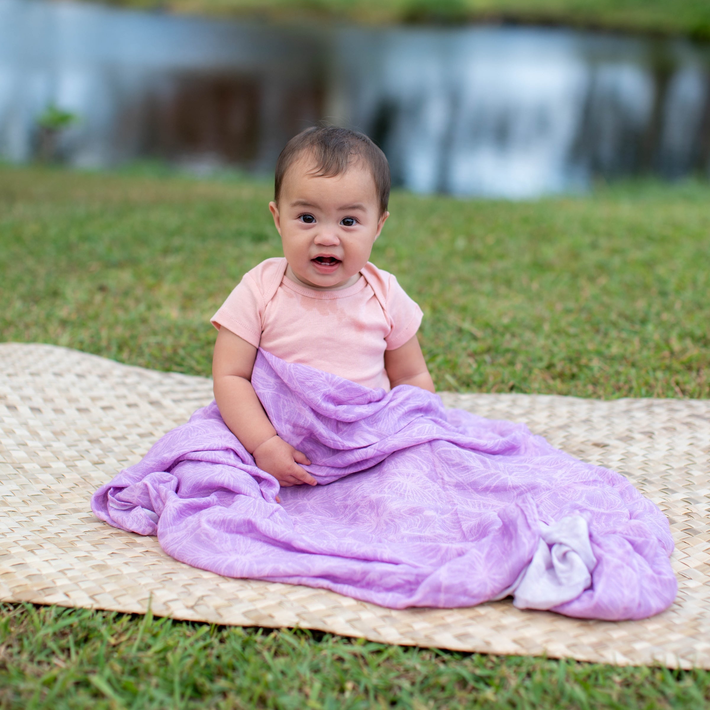 Purple Kalo Scribble Kapa Moe - Hawaiian Bamboo Swaddle Blanket