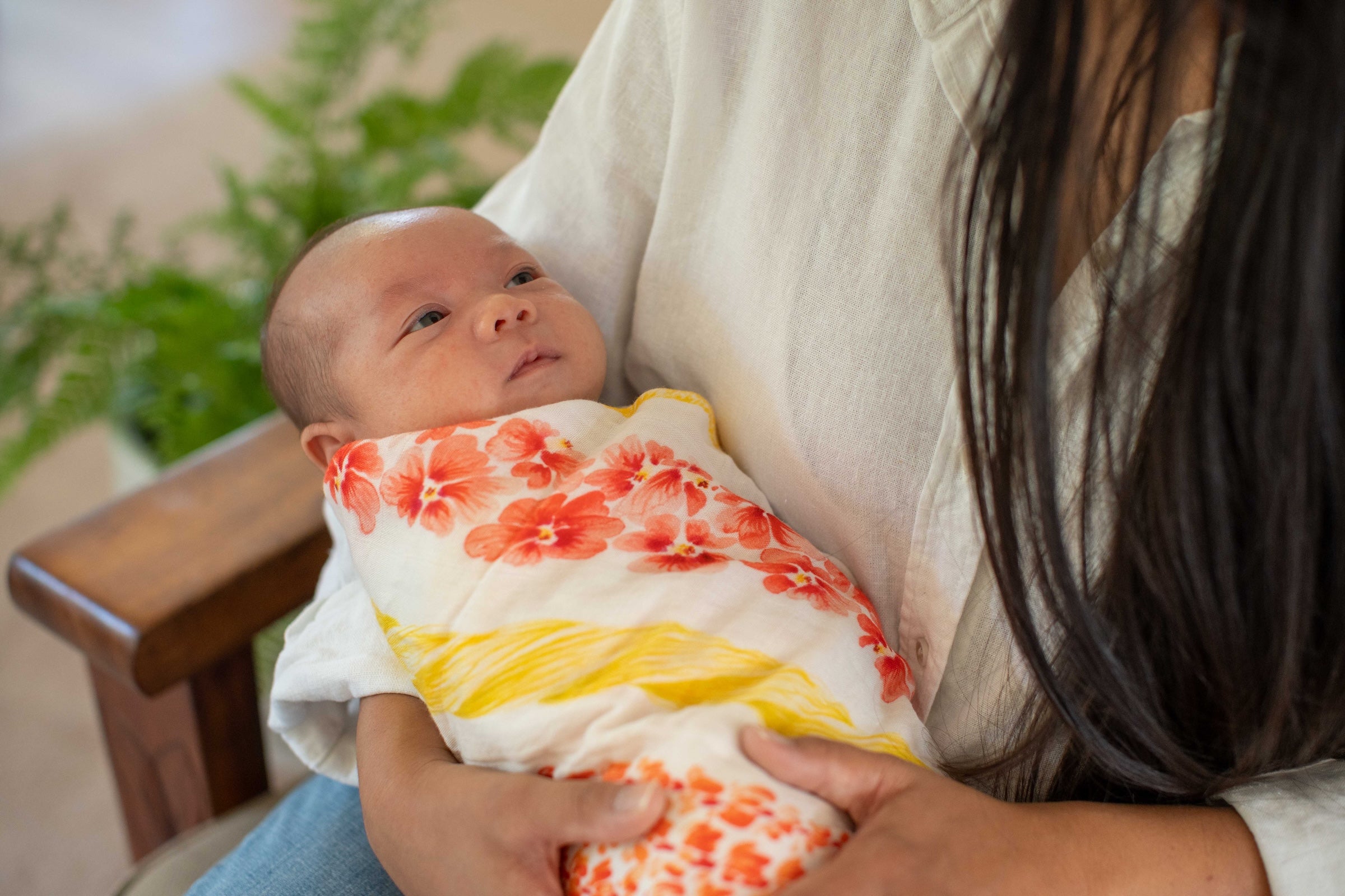 Lei Alaula ʻUlaʻula Kapa Moe - Hawaiian Bamboo Swaddle