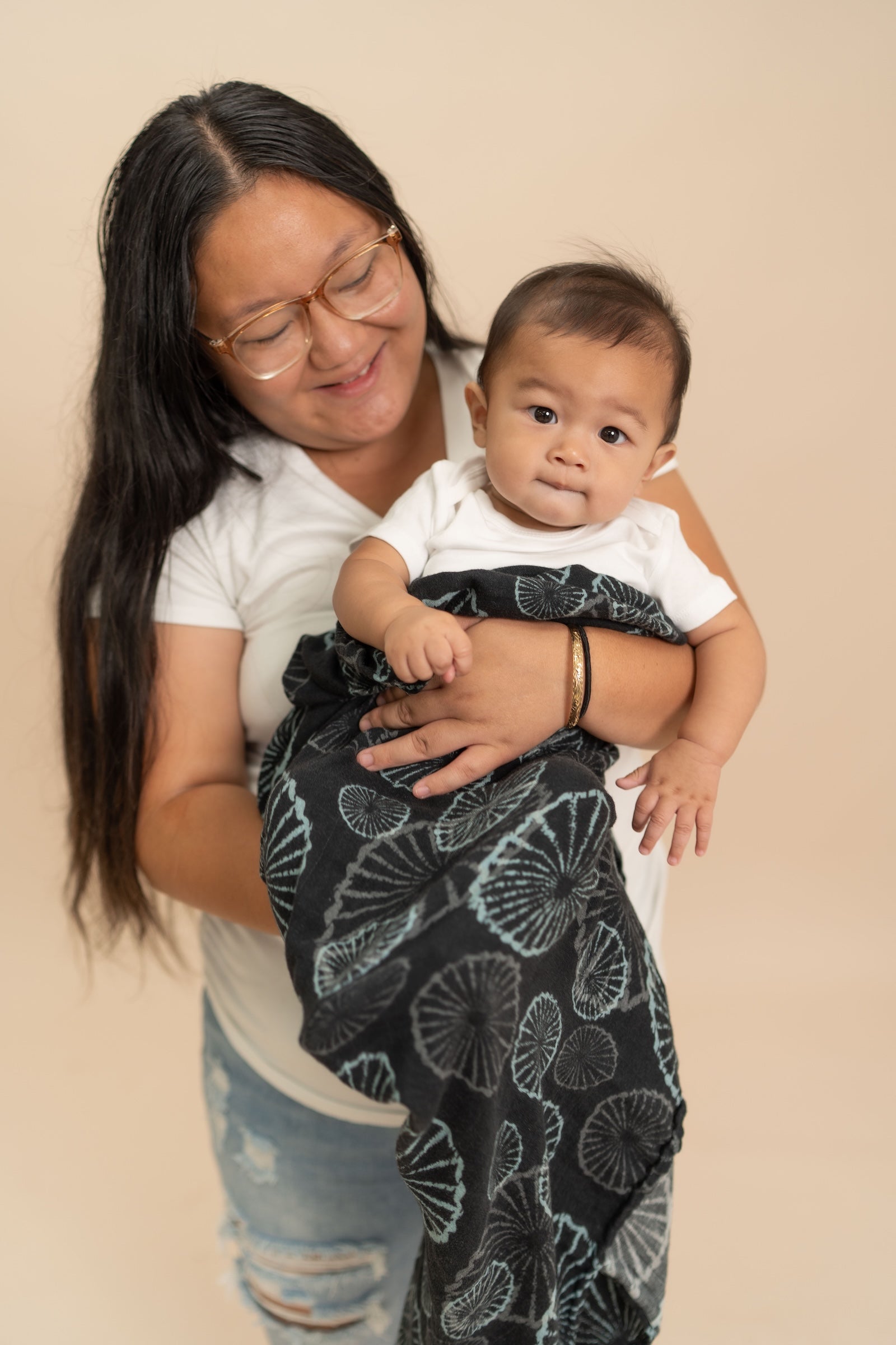 Black ʻOpihi Bamboo Muslin Kapa Moe (Swaddle Blanket)