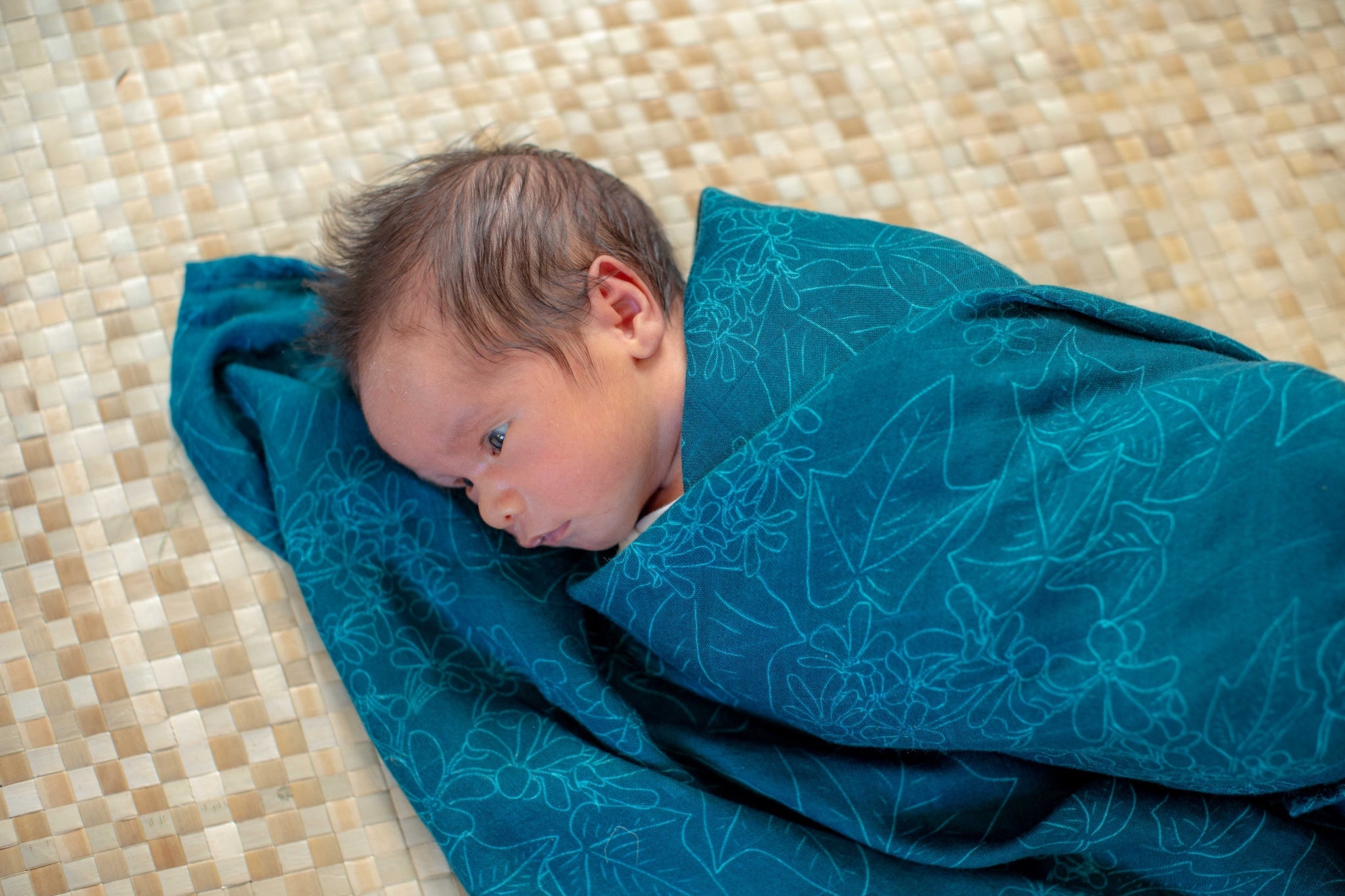 Blue Pua Kukui Bamboo Muslin Kapa Moe (Swaddle Blanket)