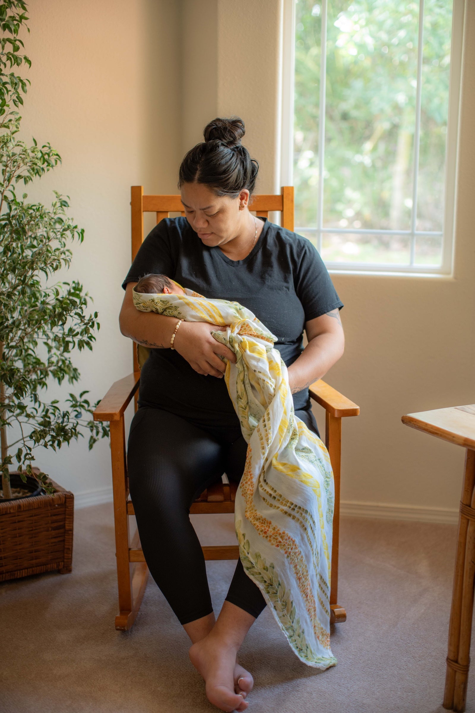 Lei Alaula Kula Bamboo Muslin Kapa Moe (Swaddle Blanket)