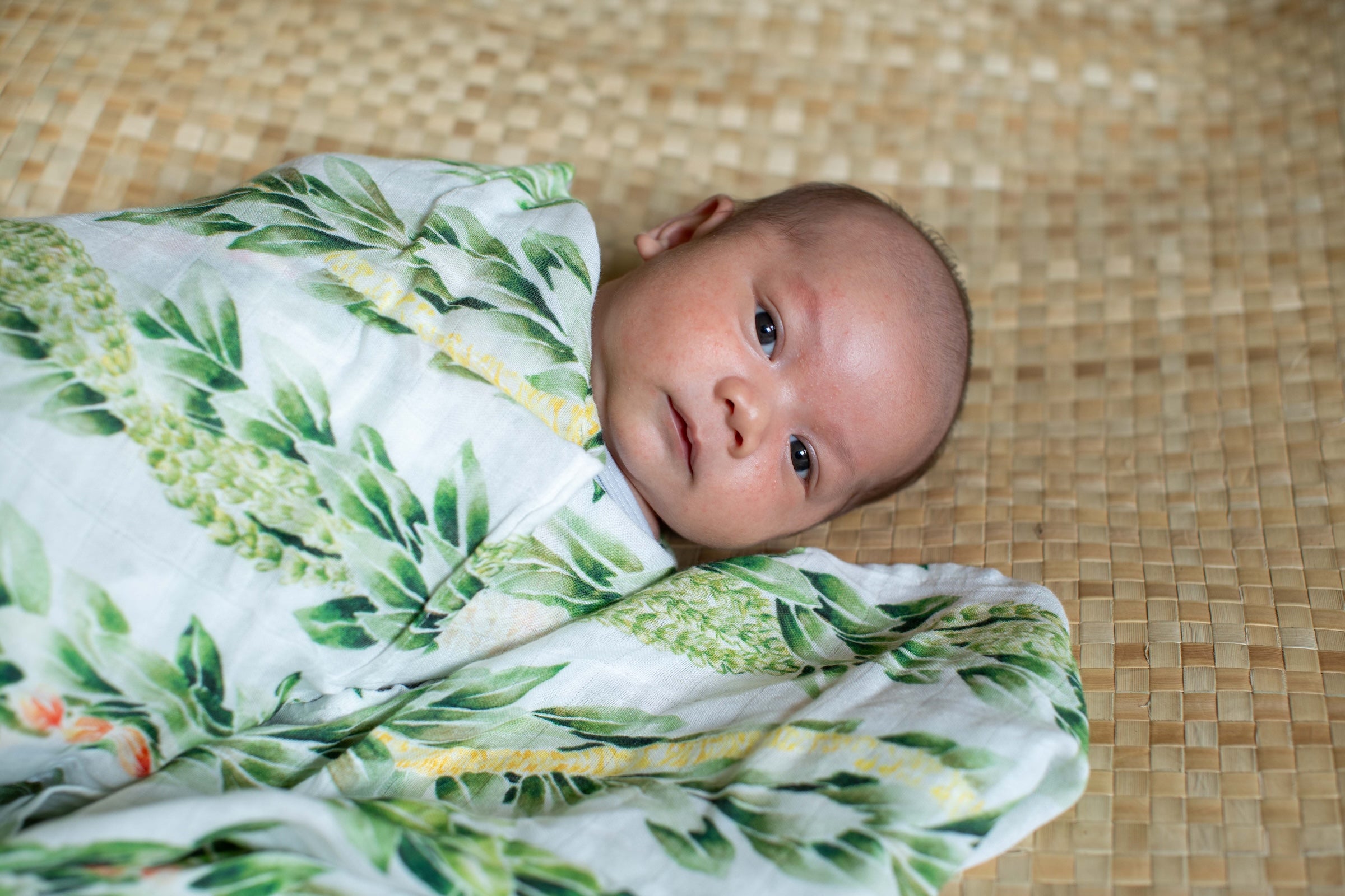 Lei Maile Kapa Moe - Hawaiian Bamboo Swaddle