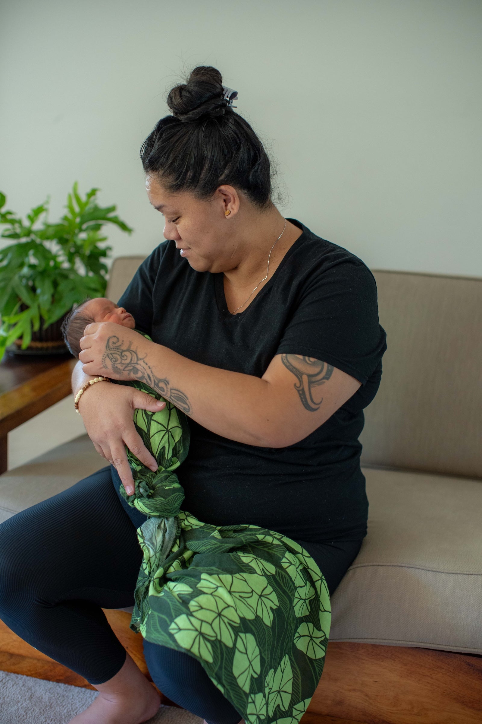 Green Mauka Kalo Bamboo Muslin Kapa Moe (Swaddle Blanket)