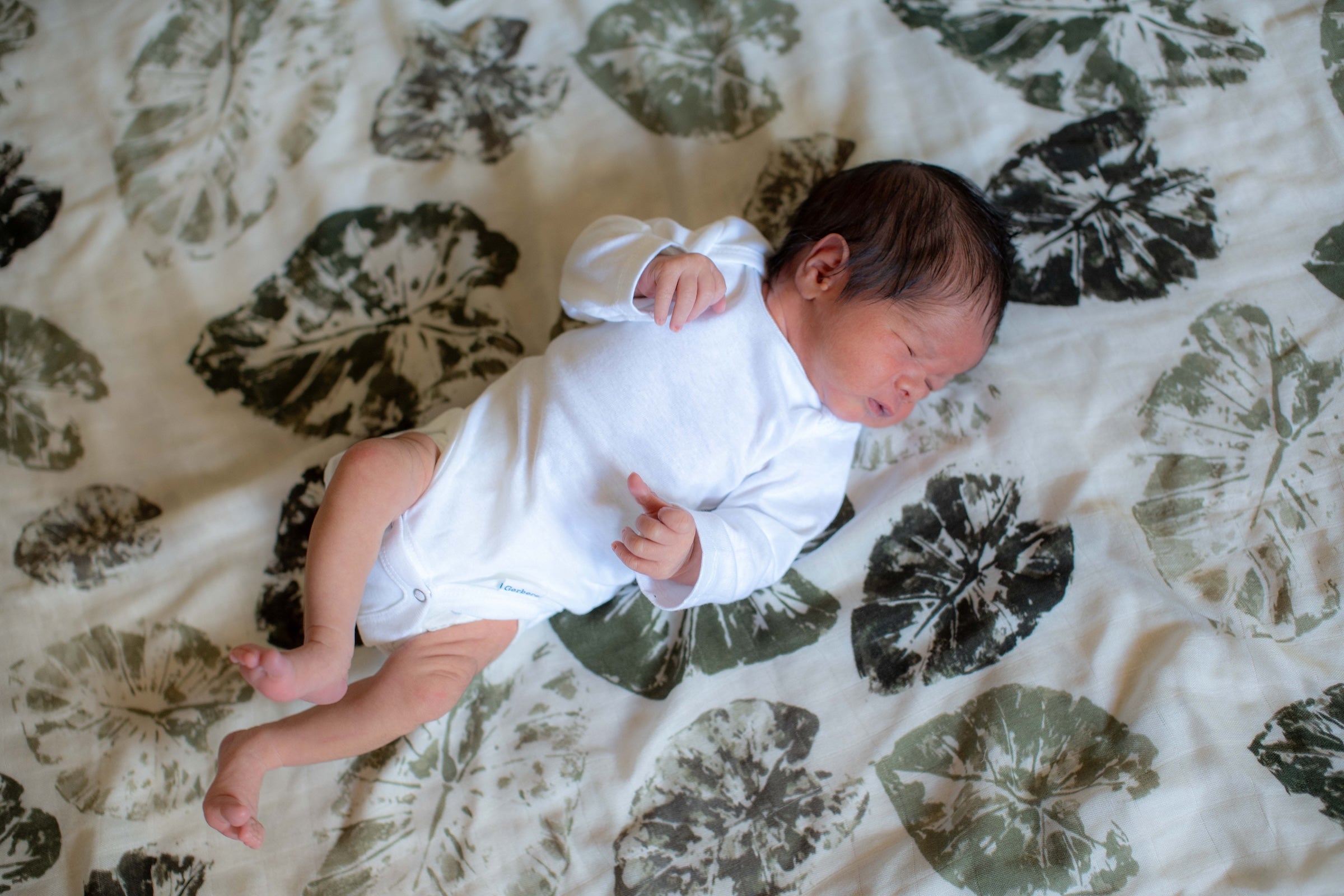 Kalo Stamp Bamboo Muslin Kapa Moe (Swaddle Blanket)