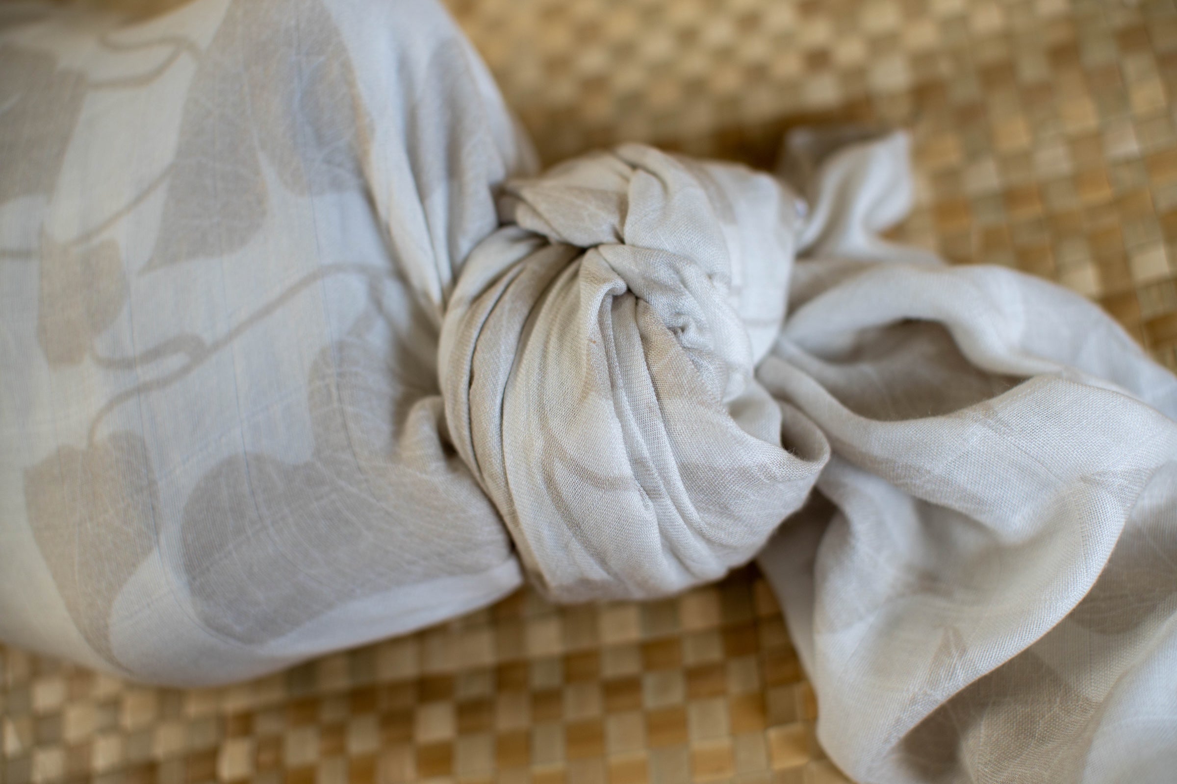 Beige Peʻahi Fern Bamboo Muslin Kapa Moe (Swaddle Blanket)