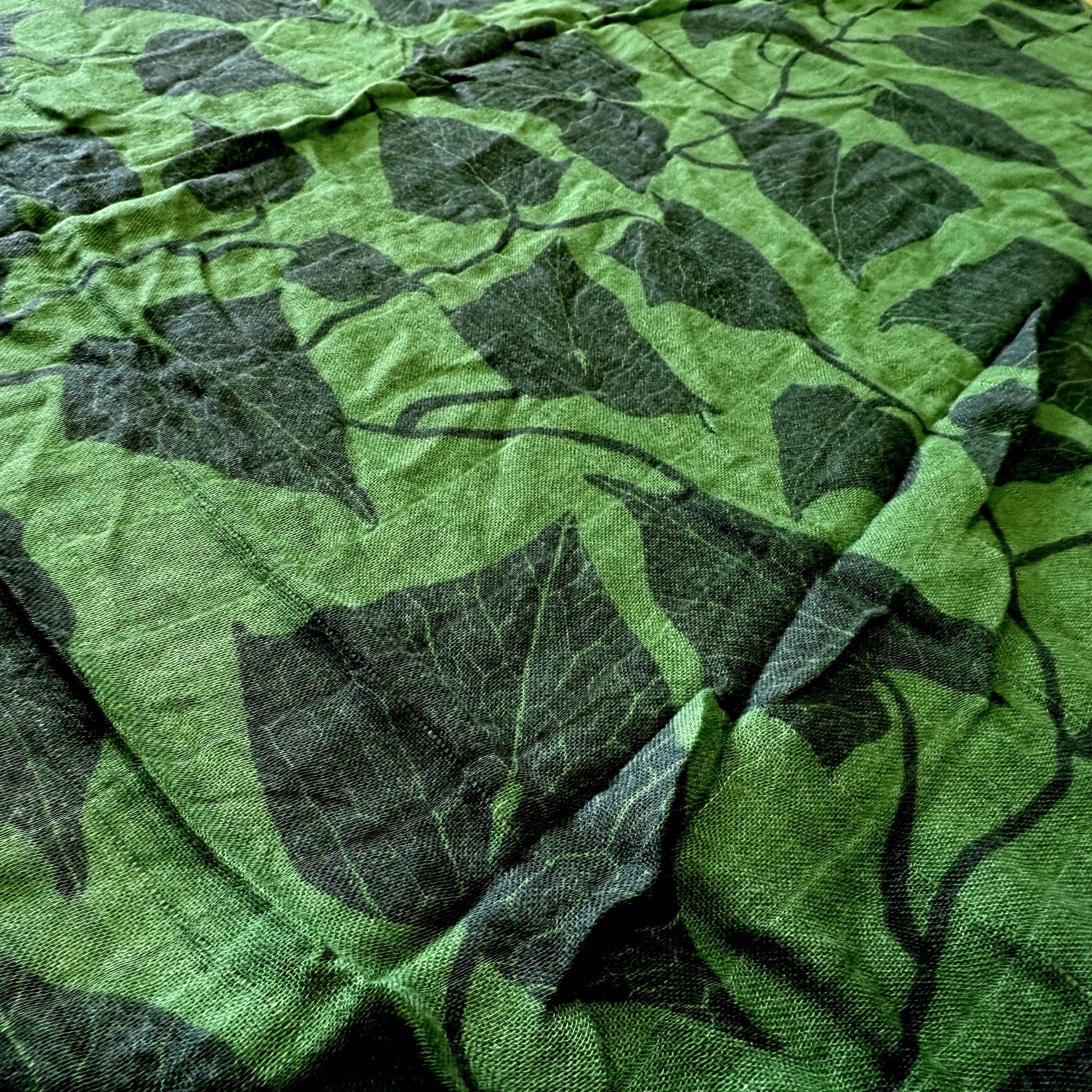 Green Peʻahi Fern Bamboo Muslin Kapa Moe (Swaddle Blanket)