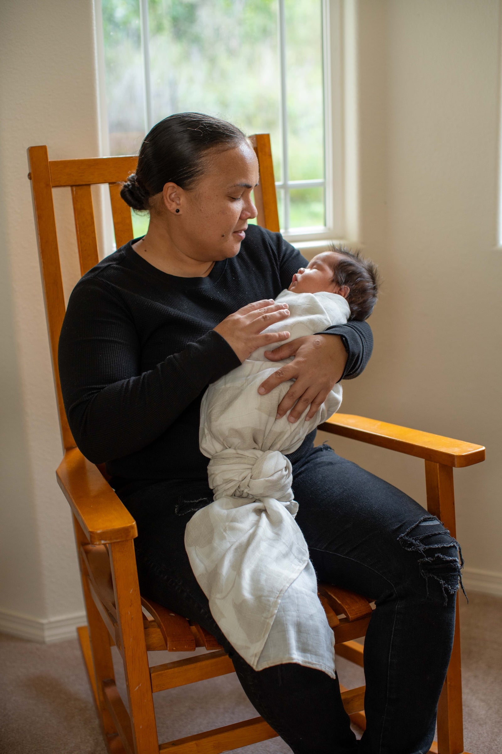 Beige Peʻahi Fern Bamboo Muslin Kapa Moe (Swaddle Blanket)