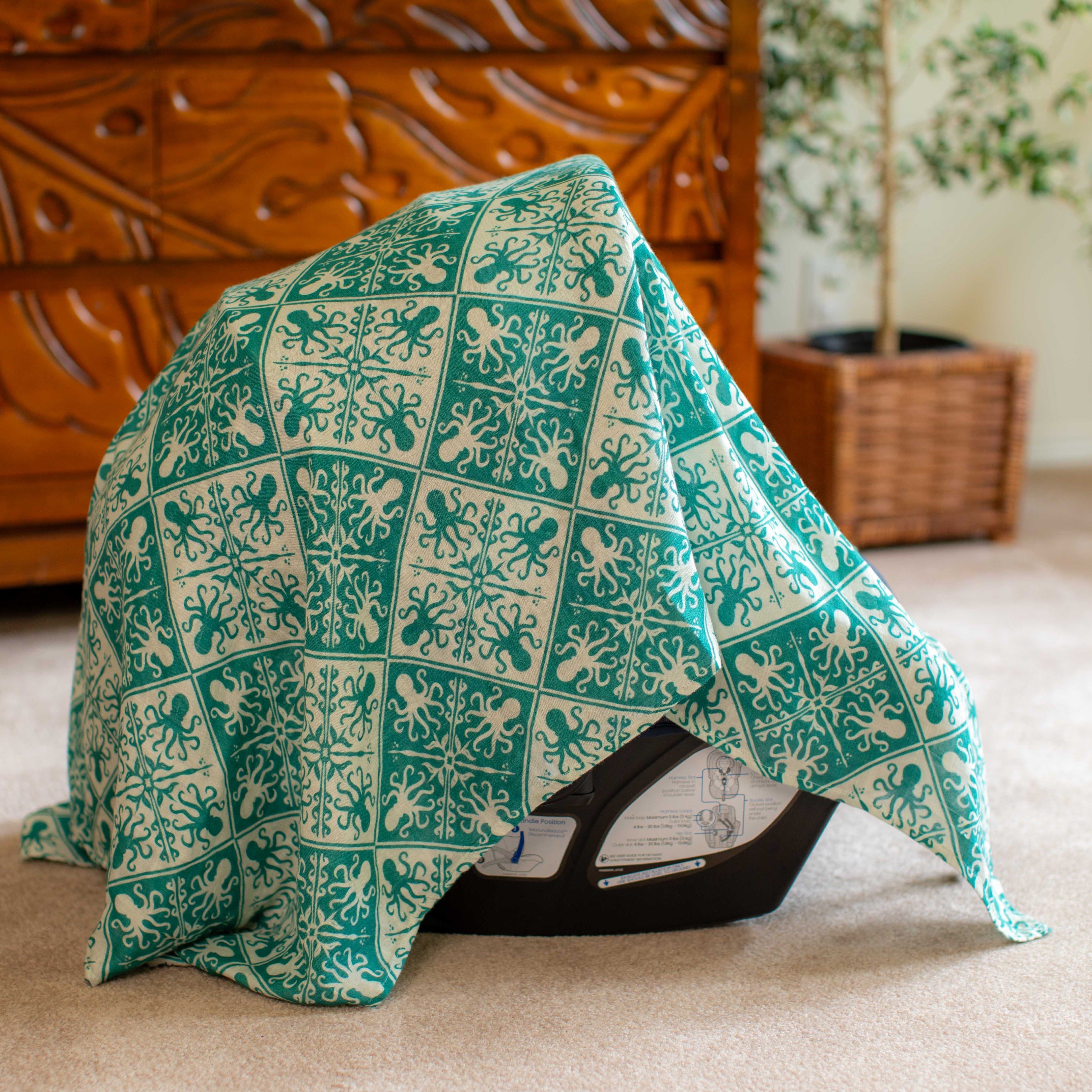 Teal Kuiki Heʻe Kapa Moe - Hawaiian Bamboo Swaddle