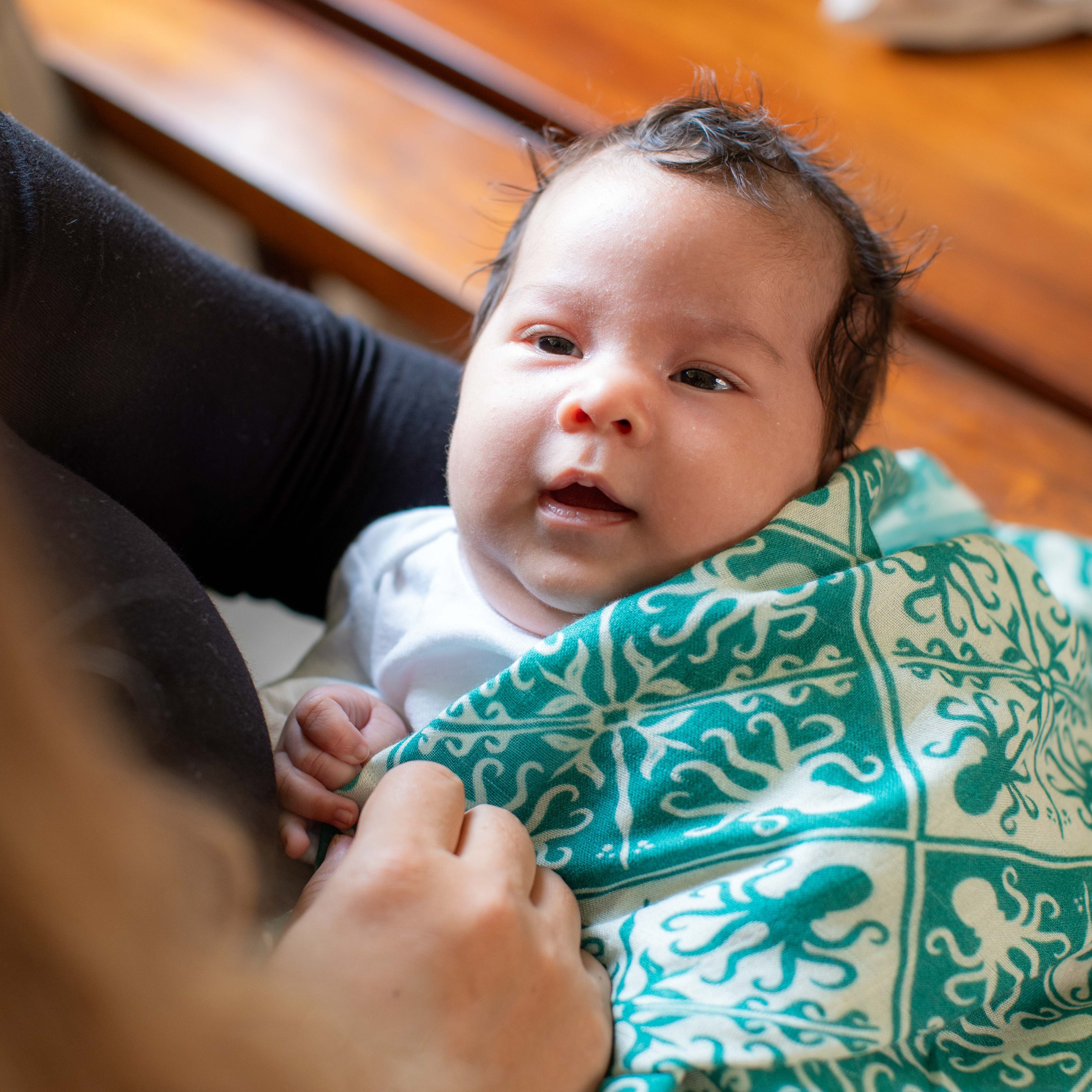 Teal Kuiki Heʻe Kapa Moe - Hawaiian Bamboo Swaddle